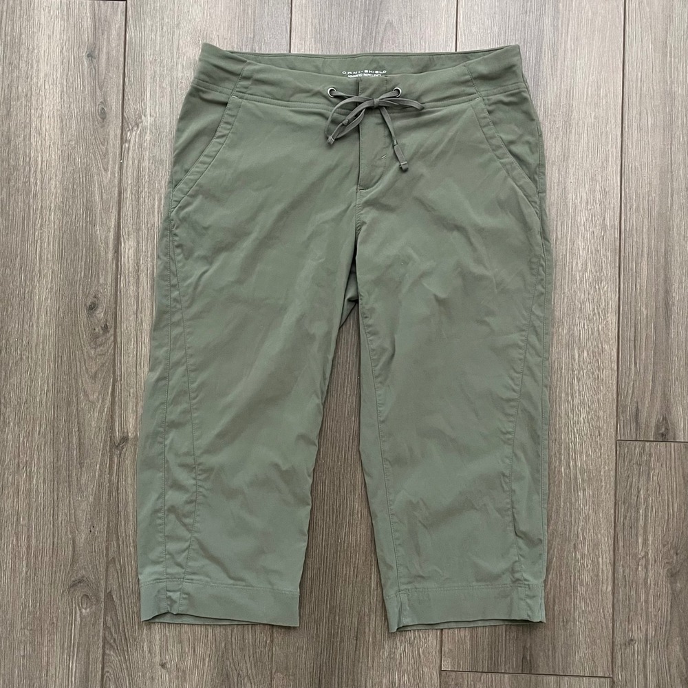 Columbia Anytime Casual Capri Pants Green Omni-Shield Stretch Hiking Women 6 18L